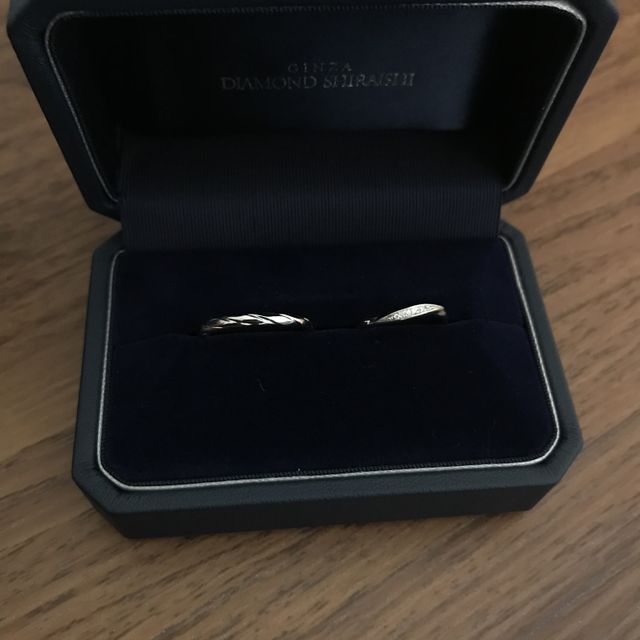 【銀座ダイヤモンドシライシの口コミ】 指輪の太さ、厚み、デザインが自分の手に合っていることでした(^^)
他デザ…