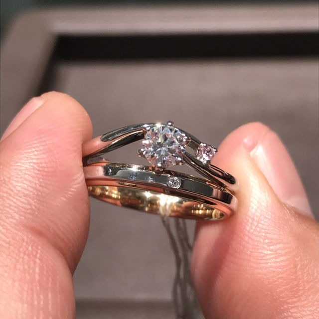 【アイプリモ(I-PRIMO)の口コミ】 デザインが気に入ったのと2.5ct以上のダイヤモンドを探していたので条件も…