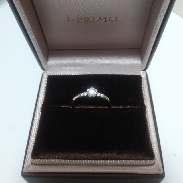 【アイプリモ(I-PRIMO)の口コミ】 いろんな場面でつけたいなと思い、ダイアが大きすぎずつけ心地が良いもの…