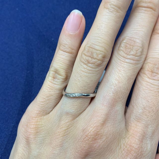 【銀座ダイヤモンドシライシの口コミ】 とにかくリーズナブルだと思います。
ダイヤが4石入っていてこの値段はダ…