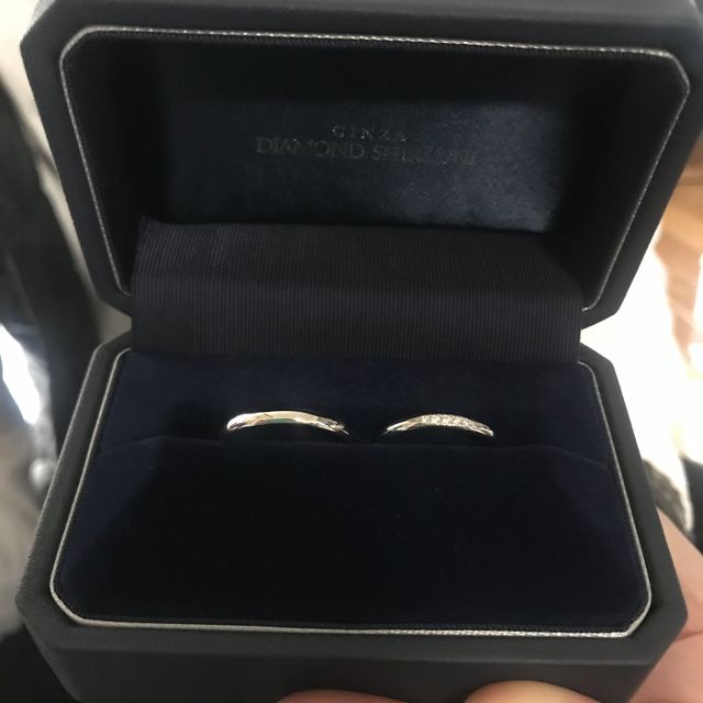 【銀座ダイヤモンドシライシの口コミ】 デザインが可愛くて試着した瞬間にこれだって即決でした。
はじめはダイヤ…