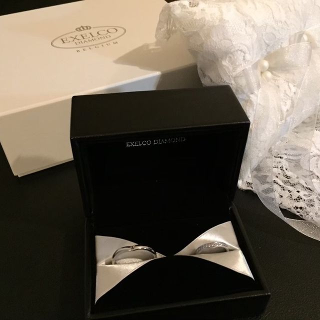 【エクセルコダイヤモンド(EXELCO DIAMOND)の口コミ】 最初はシンプルなデザインばかり見てましたが、せっかく毎日つける結婚指…