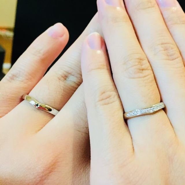 【エクセルコダイヤモンド(EXELCO DIAMOND)の口コミ】 最初はシンプルなデザインばかり見てましたが、せっかく毎日つける結婚指…