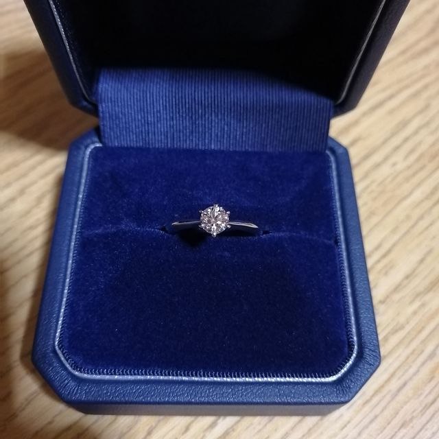 【銀座ダイヤモンドシライシの口コミ】 商品名欄に選択肢はありませんでしたが、
1Sという商品名で、
創業当時か…