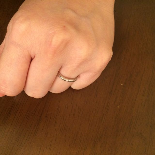 【ブルガリ(BVLGARI)の口コミ】 婚約指輪と重ね付けした時を考慮してあまり華美ではないもの、普段使いや…