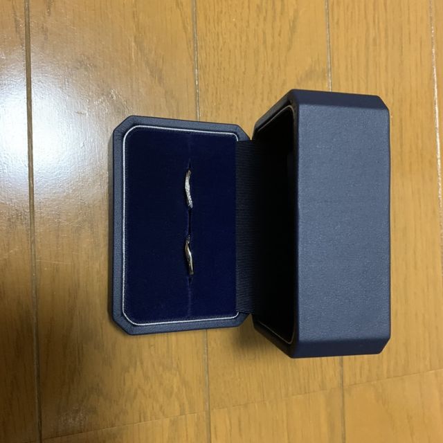 【銀座ダイヤモンドシライシの口コミ】 複数の指輪を試着させていただきダイヤの位置、華やかさ、デザイン全てに…