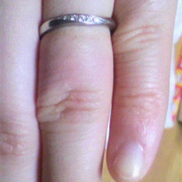 【4℃ BRIDAL(ヨンドシーブライダル)の口コミ】 主人と私が、婚約指輪を購入時にとても対応が良い店員さんだった為、結婚…