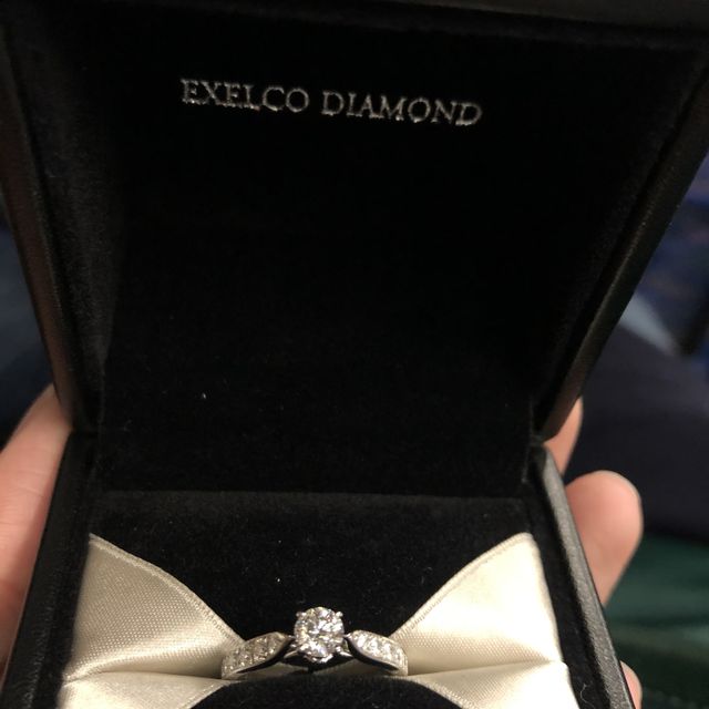 【エクセルコダイヤモンド(EXELCO DIAMOND)の口コミ】 40代、50代になっても付けられるデザインを探しました。リングとダイヤモ…