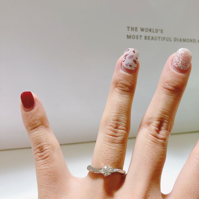 【ラザール ダイヤモンド(LAZARE DIAMOND)の口コミ】 自分の中に理想の指輪のイメージがあり、この指輪を見た瞬間これだ！と思…