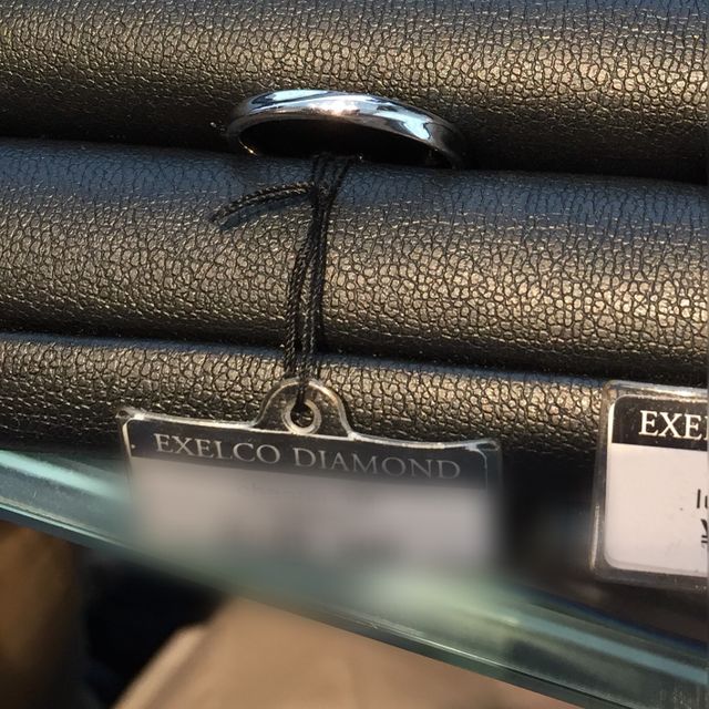 【エクセルコダイヤモンド(EXELCO DIAMOND)の口コミ】 毎日つけるものなのでシンプルなデザインで探していました。ただ、あまり…