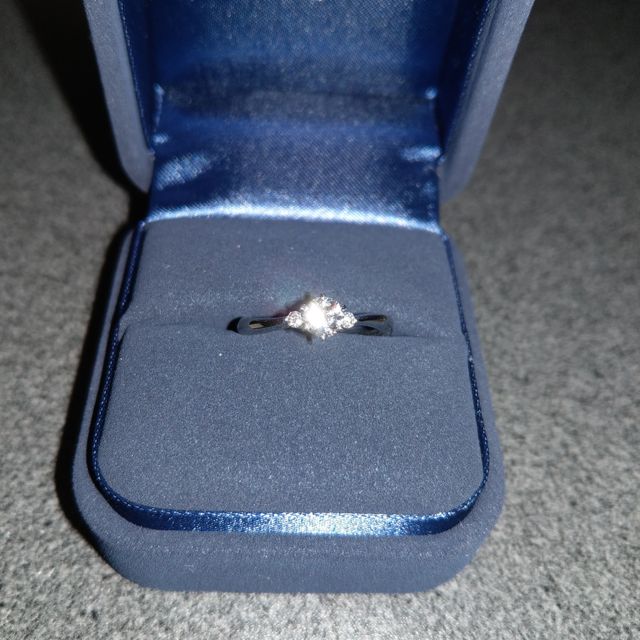 【4℃ BRIDAL(ヨンドシーブライダル)の口コミ】 婚約指輪は予算40万円で結婚指輪と合計で70万円を目安に選びました。ブラ…