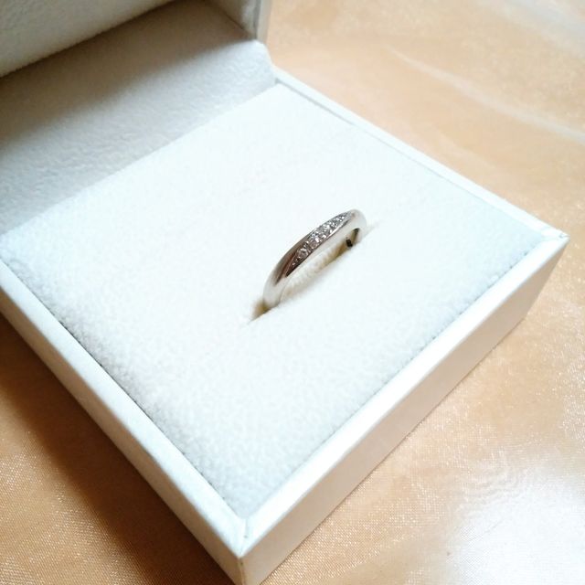 【アンジェリックフォセッテ(Angelique Fossette)の口コミ】 上品な緩やかV字が指に合っていた事と、付け心地に違和感がなかった事が良…