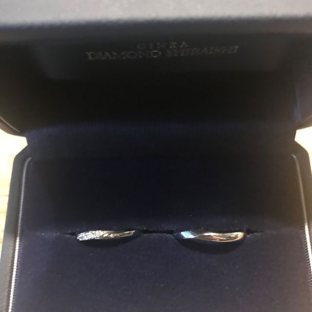 【銀座ダイヤモンドシライシの口コミ】 比較的シンプルなものを探していました。でも少しは遊びがほしいと思った…