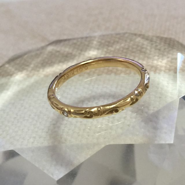 【ケイウノ ブライダル(K.UNO BRIDAL)の口コミ】 イエローゴールドでアンティークっぽいデザインが気に入っています。
ひと…