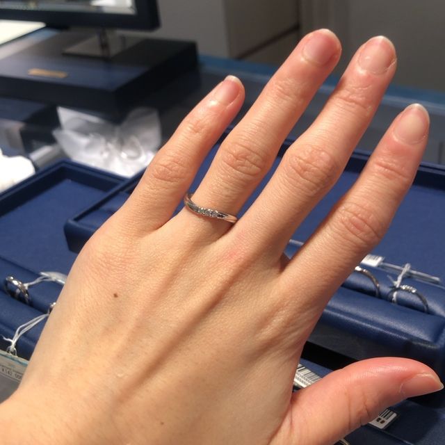 【銀座ダイヤモンドシライシの口コミ】 こちらのリングは"フェリーチェ"です。
他にも同じ名前がついた…
