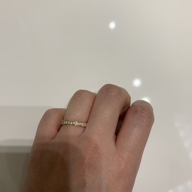 【4℃ BRIDAL(ヨンドシーブライダル)の口コミ】 ゴールドの指輪を探していました。
シンプルなデザインを中心に見ていたの…