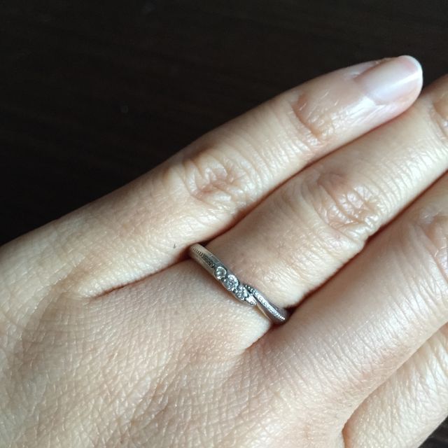 【エクセルコダイヤモンド(EXELCO DIAMOND)の口コミ】 婚約指輪を購入しなかったので、それに匹敵するような指輪を探していまし…