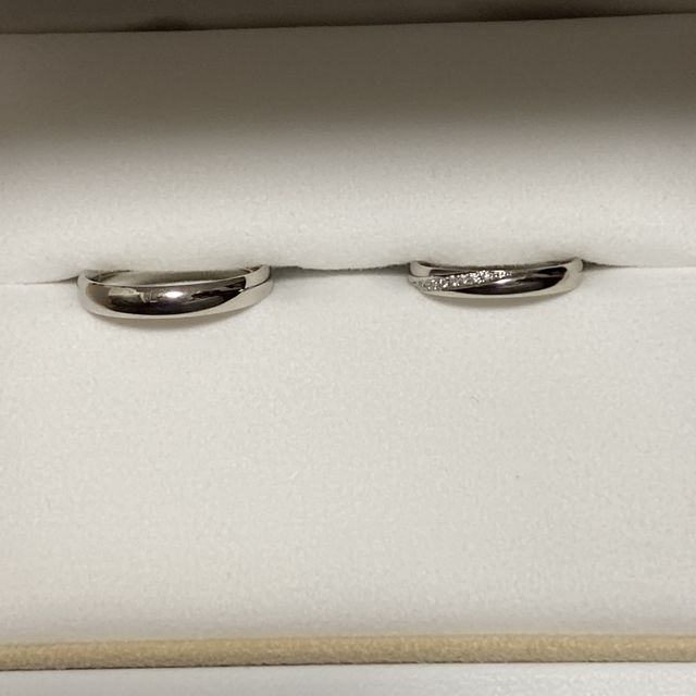 【PILOT BRIDAL(パイロットブライダル)の口コミ】 友達の紹介でお店にみに行きました。
色々なデザインの指輪をみて実際につ…