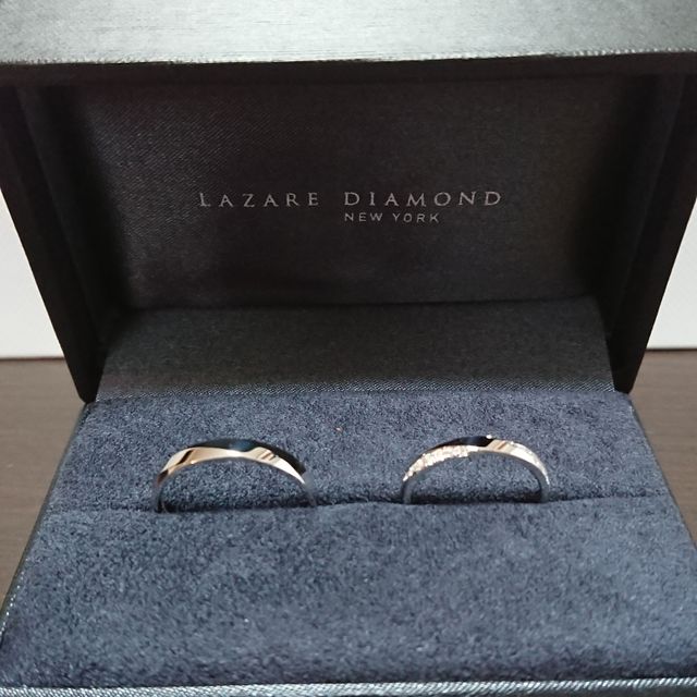 【ラザール ダイヤモンド(LAZARE DIAMOND)の口コミ】 デザイン、保証がよかったから。最近の流行りは細目のデザインとのことだ…
