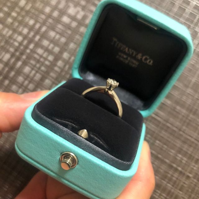 【ティファニー(Tiffany & Co.)の口コミ】 女性の憧れということで、ブランドはティファニーに決定。デザインは王道…