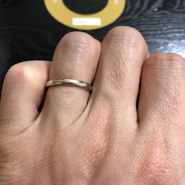 【Flowaves(フロウェーブス)の口コミ】 2人で見て決めたシンプルなデザイン。なるべく色や飾りなど派手な物でなく…