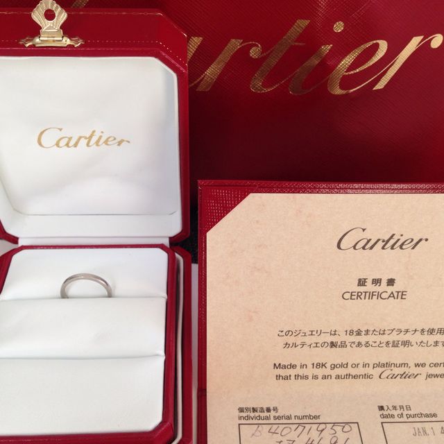 【カルティエ(Cartier)の口コミ】 シンプルなデザインでいかにもつけていますという感じではなかった点と私…