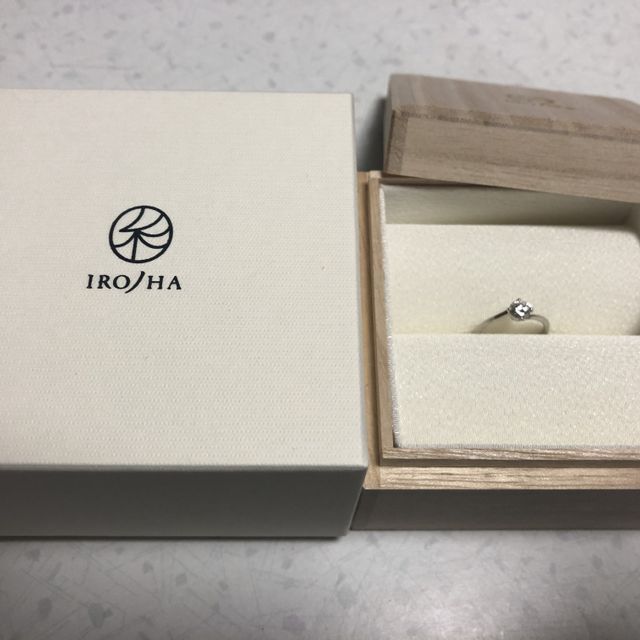 【彩乃瑞(IRONOHA)の口コミ】 この指輪をつけた瞬間に一目惚れして、ほぼ即決しました。自分が思い描い…