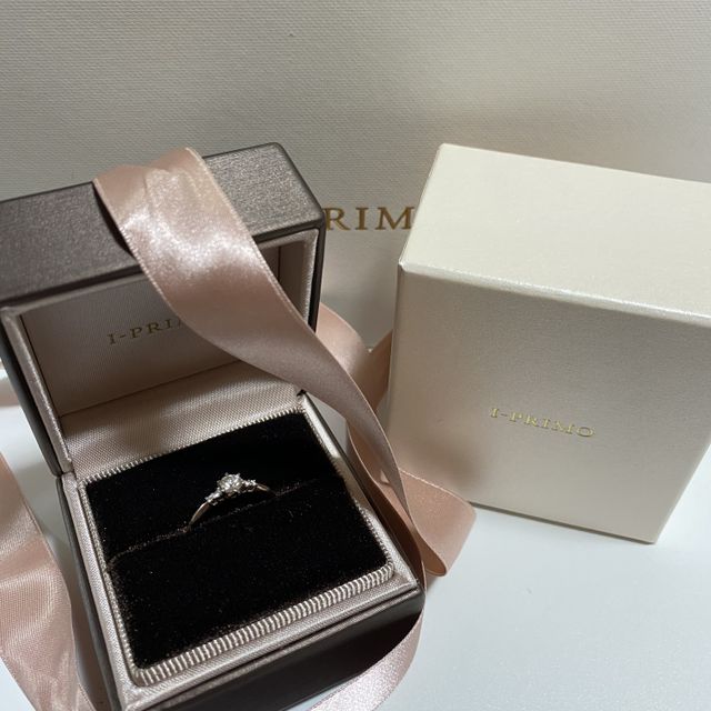 【アイプリモ(I-PRIMO)の口コミ】 指輪のデザインがとても気に入りました。
ダイヤモンドの品質もとても素晴…