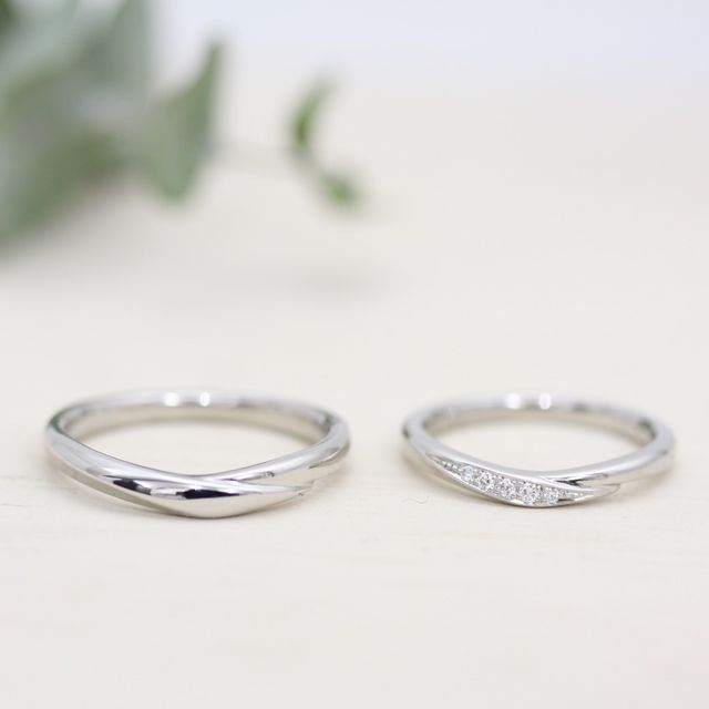 【JEWELRY STUDIO Advance(ジュエリースタジオアドバンス)の口コミ】 指輪のダイヤの数や形状は飽きのこないように、でもシンプル過ぎないよう…