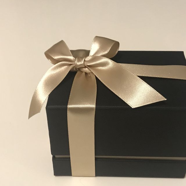 【ラザール ダイヤモンド(LAZARE DIAMOND)の口コミ】 価格は予算内のセットで30万円ほど。ストレートラインが気に入りました。…