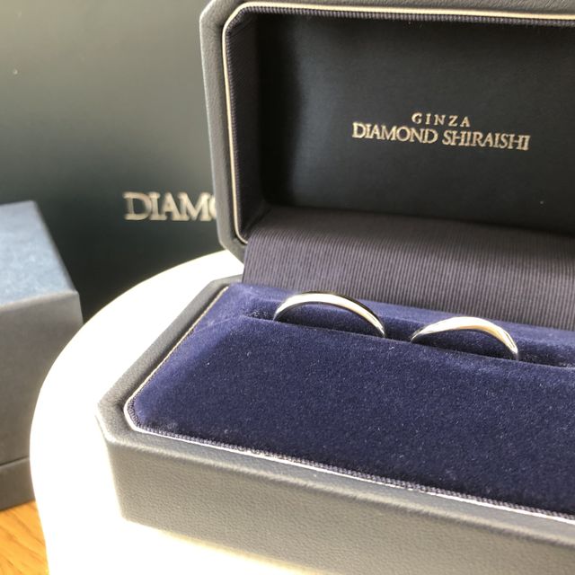 【銀座ダイヤモンドシライシの口コミ】 婚約指輪をこちらのものを頂いたので、ブランドは決めていました。一生つ…