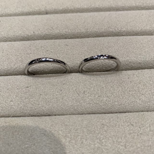【TRECENTI(トレセンテ)の口コミ】 デザインに惚れて購入を致しました！指輪のセンターにウェーブが入ってい…