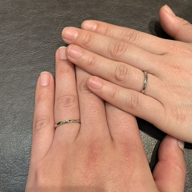 【TRECENTI(トレセンテ)の口コミ】 デザインに惚れて購入を致しました！指輪のセンターにウェーブが入ってい…