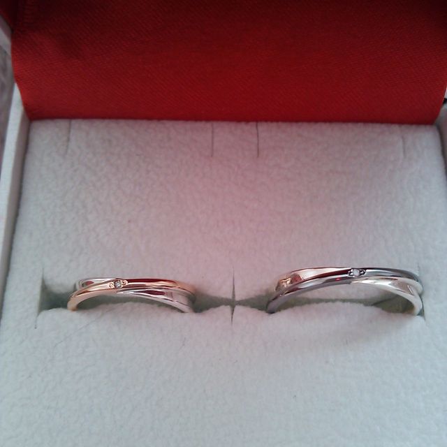 【THE KISS(ザ・キッス)の口コミ】 シンプルで細身なデザインの指輪を探していました。年齢が経ってもいつま…
