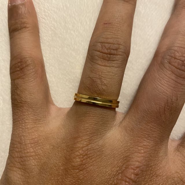 【アイプリモ(I-PRIMO)の口コミ】 このブランドで別のデザインの指輪も検討していましたが、いろいろつけて…