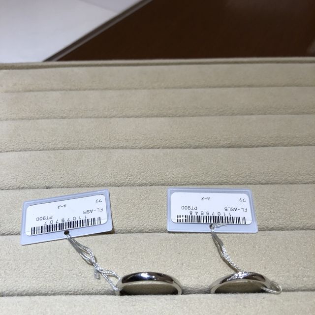 【TRECENTI(トレセンテ)の口コミ】 ネットで事前に色々見ていたのですが実物を見て、指にはめてもらって納得…