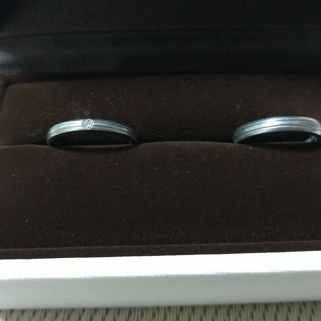 【アイプリモ(I-PRIMO)の口コミ】 結婚指輪のデザインはけっこう揉めました。
旦那「シンプルなデザインが良…