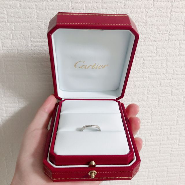 【カルティエ(Cartier)の口コミ】 ネットで調べてバレリーナがいいなと思い試着しました。実際試着して肌馴…