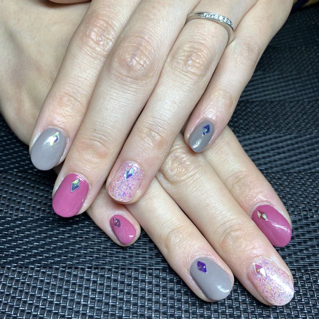 【アイプリモ(I-PRIMO)の口コミ】 元々キラキラと輝いた指輪に憧れがあり、何種類か探して見ていました。ま…