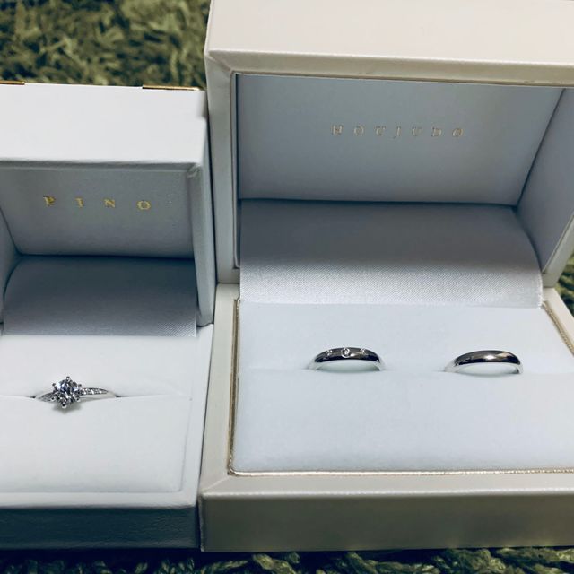 【宝寿堂(ほうじゅどう)の口コミ】 ブランド等には特にこだわりは無く、結婚指輪と婚約指輪を一緒につけられ…