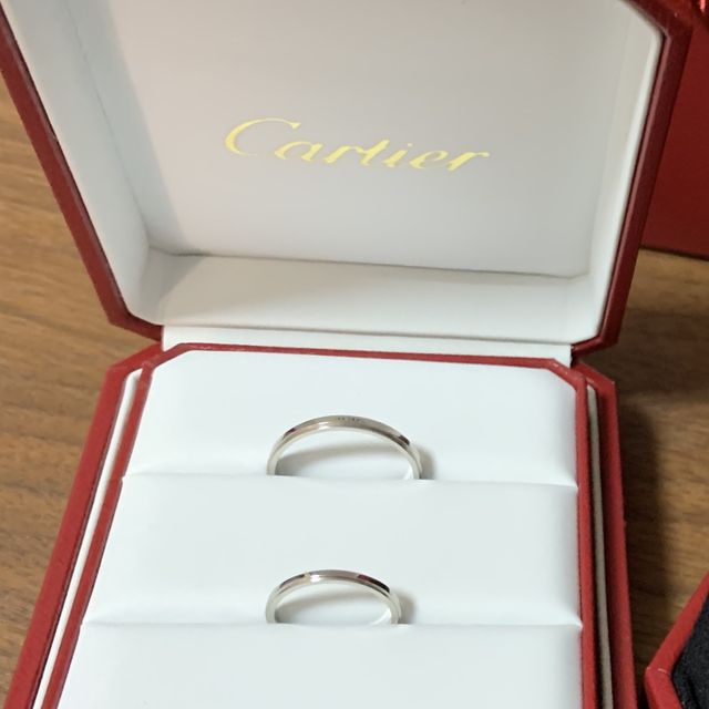 【カルティエ(Cartier)の口コミ】 結婚指輪を探す際に、シンプルなデザインのものでさがしており、いくつか…