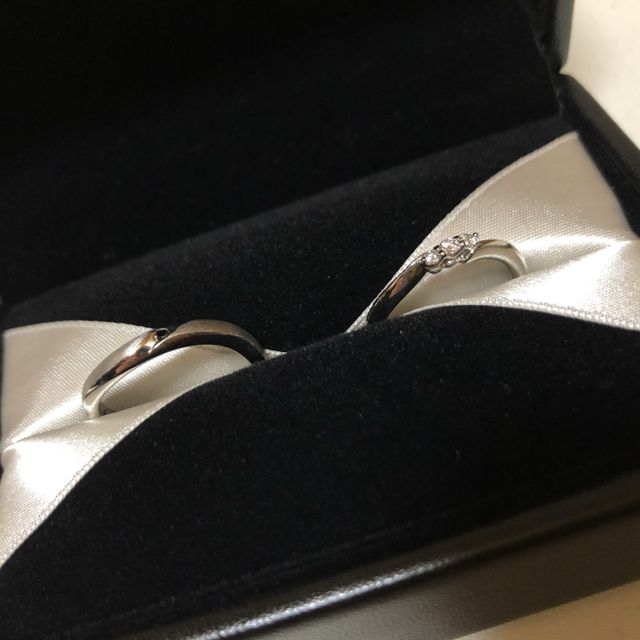 【エクセルコダイヤモンド(EXELCO DIAMOND)の口コミ】 妻と指輪を見に行った際に、
できればペアでと考えており、時間をかけて色…