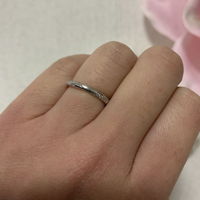 【4℃ BRIDAL(ヨンドシーブライダル)の口コミ】 ずっと付けていたいので、キラキラが主張すぎない、でもキラキラダイヤが…