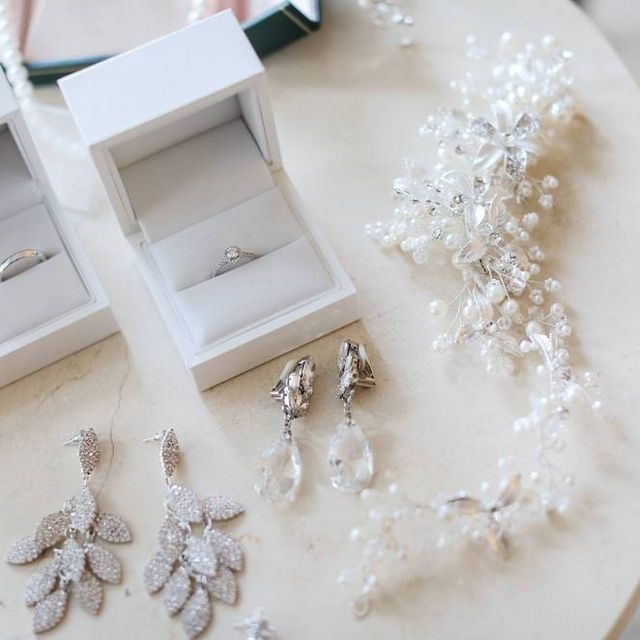 【ギンザタナカブライダル(GINZA TANAKA BRIDAL)の口コミ】 他人と違うデザインだけど正統派な指輪を探した結果、ウェーブにマット加…