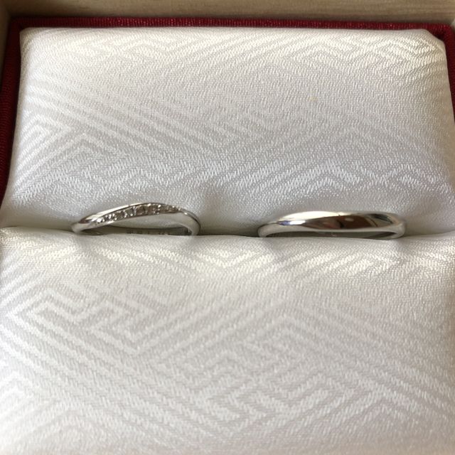 【TOMOE(トモエ)の口コミ】 婚約指輪は必要ないかなと思い、結婚指輪にダイヤを入れたいと思っていま…