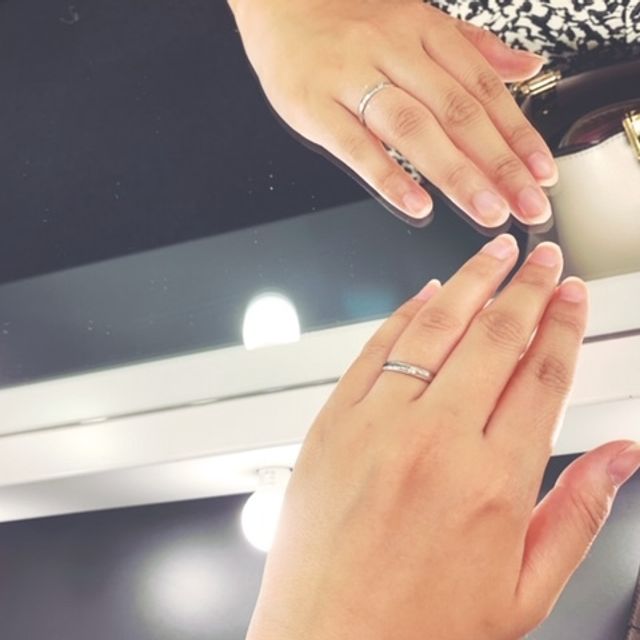 【SIENAROSE(シエナロゼ)の口コミ】 シンプルで一粒ダイヤがついているものを探していたので、こちらを購入し…