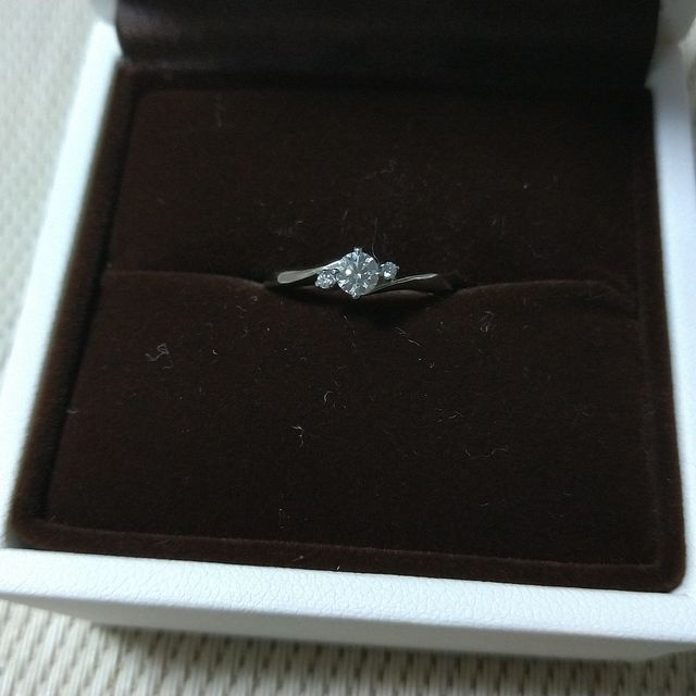 【アイプリモ(I-PRIMO)の口コミ】 軽くひねりが効いたデザインが気に入りました！あと、台座があまり飛び出…