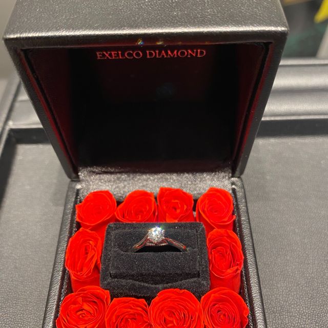 【エクセルコダイヤモンド(EXELCO DIAMOND)の口コミ】 ダイヤモンドの質が高いと知られるエクセルコ。
「指輪のデザインは時代に…
