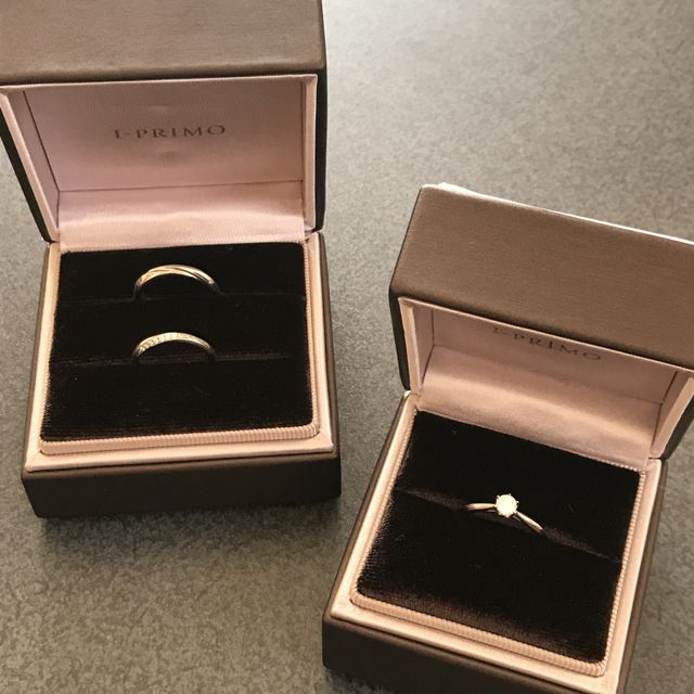 【アイプリモ(I-PRIMO)の口コミ】 婚約指輪と結婚指輪を合わせてつけられるものを探していました。
そんな中…