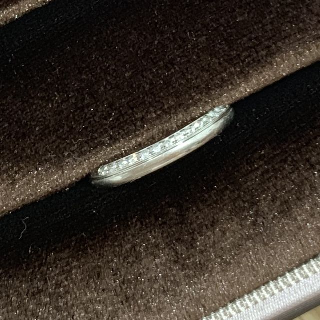 【アイプリモ(I-PRIMO)の口コミ】 店にある全ての指輪を見せていただいて、夫婦揃って気に入ったのがこちら…